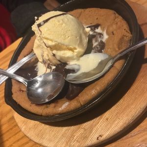 Meet your Posher, Maurine